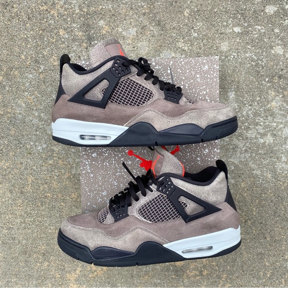 Air Jordan 4 “Taupe Haze” main image 3